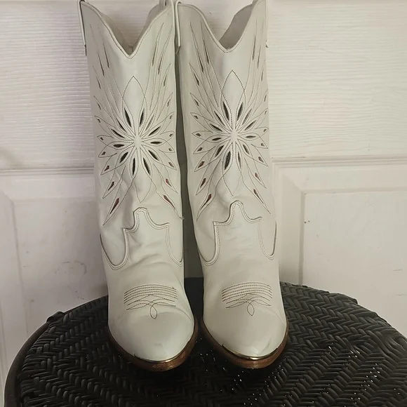 Dingo Vintage White Leather Western Cowboy Boots Laser Star Cutout Size 6.5 - Picture 3 of 15